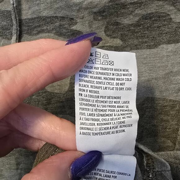 American Eagle Tee Womens Size XS Green Camo Short Sleeve Lace Up Casual - Picture 5 of 7